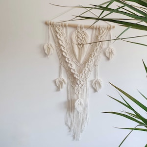 Luxury leaf macrame wall hanging | Boho tapestry | Yarn wall art