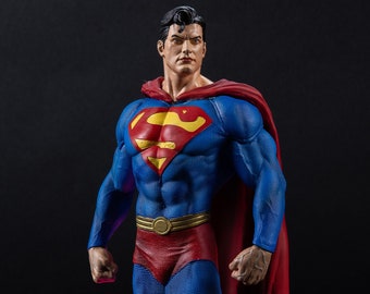 Figura da collezione di Superman: stampa 3D dipinta a mano