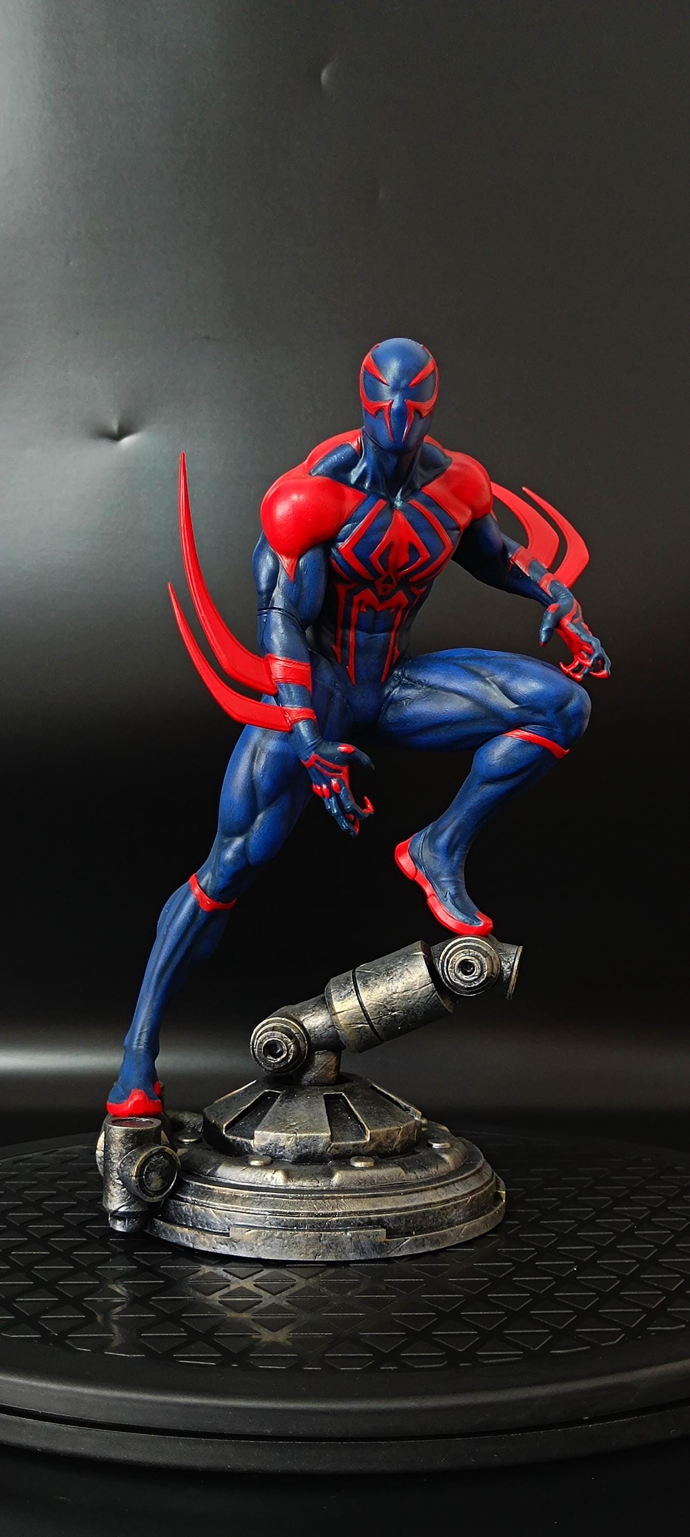 手作りスパイダーマン2099フィギュア – 25cm 3Dプリント＆手描き