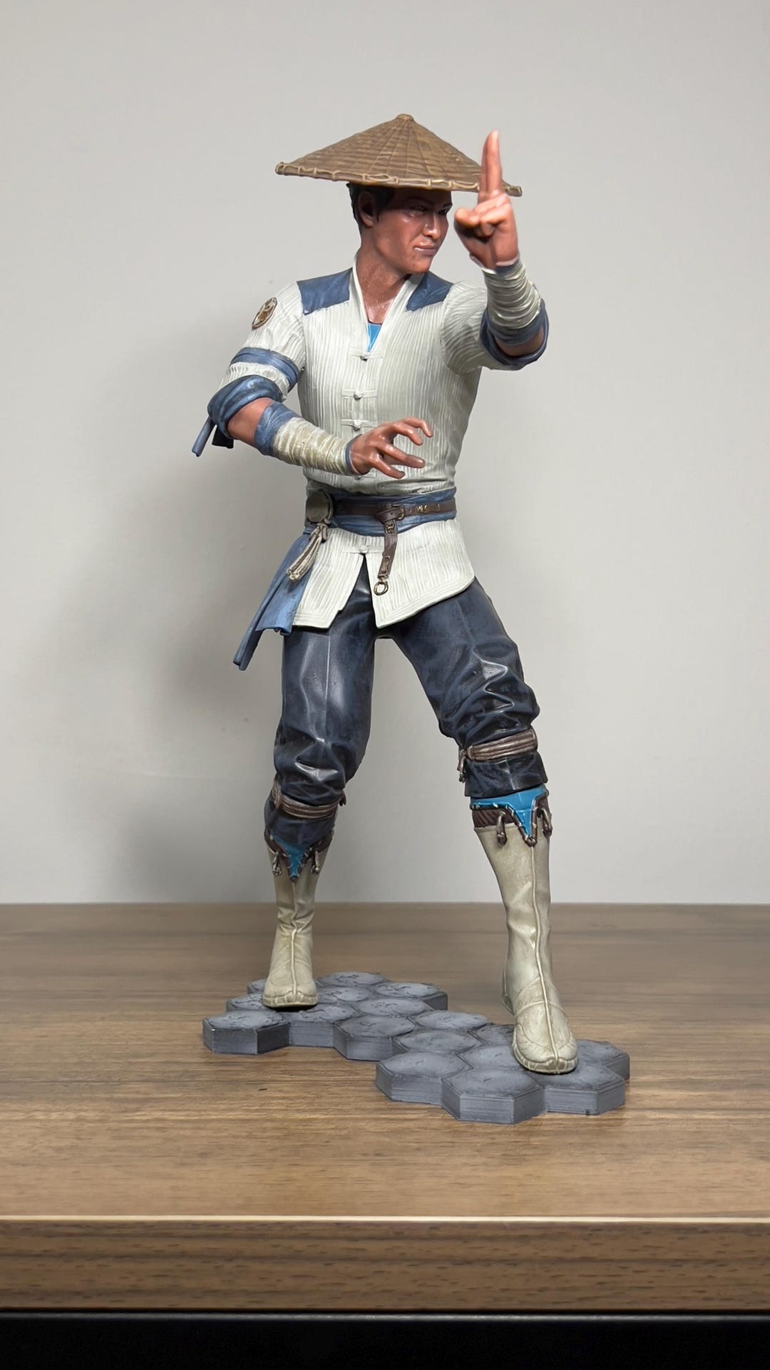 Handmade Raiden Figure: Mortal Kombat 1 Inspired, 25cm Gamer Decor - Etsy