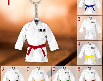 Personalisierter vollfarbiger Karate-Gürtel-Schlüsselanhänger, personalisierter Acryl-Schlüsselanhänger, Karate-Liebhaber-Geschenk, Geschenk für Karate-Praktizierende, Kampfsport-Geschenk