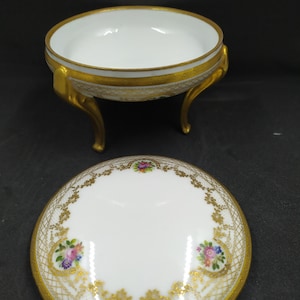 Porcelain candy dish on foot
