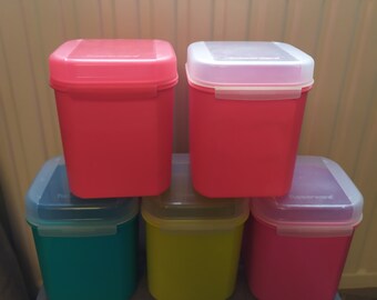 Boite Tupperware colorée