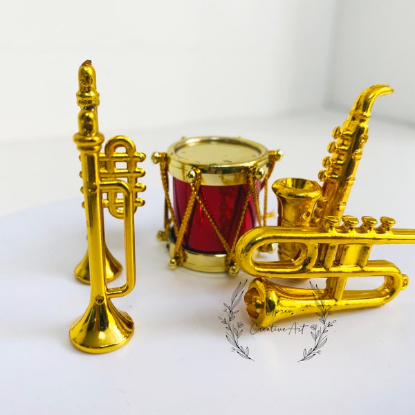 Ensemble de 5 ornements d’instruments de musique miniatures classiques, batterie, saxophone, instruments classiques, décor de salle d’étude, outils faits à la main