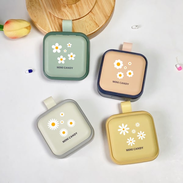 Daisy Flower Pill Holder, Floral Pill Box Case, Pillbox Holder Art, Colorful Flower Pill Case, 4 Grid Pill Box Holder, Pocket Pill Holder