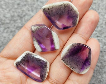 Lotto di 4 pezzi di cabochon a fette fantasia di ametista trapica naturale, ametista viola a forma fantasia, gemma di ametista trapica viola, gemma