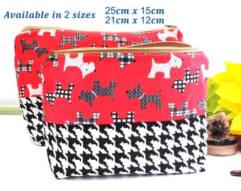 Neceser artesanal con estampado de adorables perros escoceses. Neceser impermeable con forro. Estuche de regalo con cremallera y diseño de pata de gallo.
