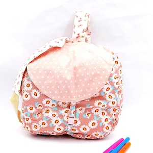 Rosa Blumenrucksack. Handgefertigte Kleinkind Tasche. Stoffrucksack für Kinder. Mädchen Blumendruck Reisetasche, Baby buntes Aufbewahrungszubehör