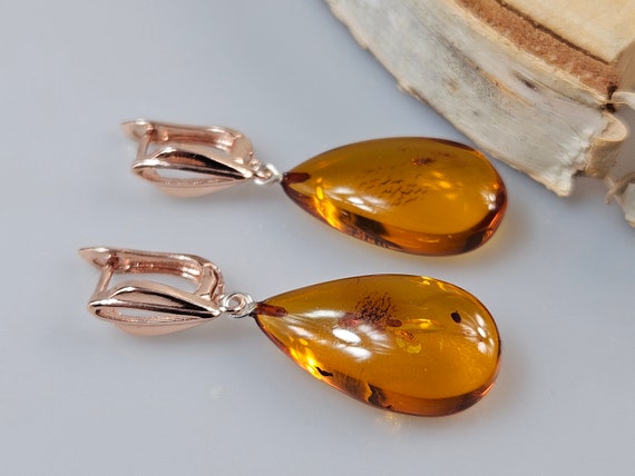 Baltic Multi Colored Amber Oval Drops Necklace Baltic Multi Colored Amber Oval Drops Necklace