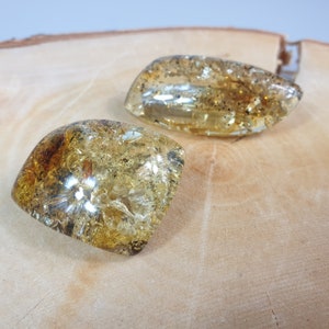 Broche de âmbar, broche de pedra preciosa, broche de pedra bruta, broche de pedra preciosa feito à mão, pequeno presente para ela