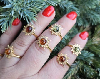 Ring aus grünem baltischem Bernstein, Sonne aus Sterlingsilber, Edelsteinanhänger