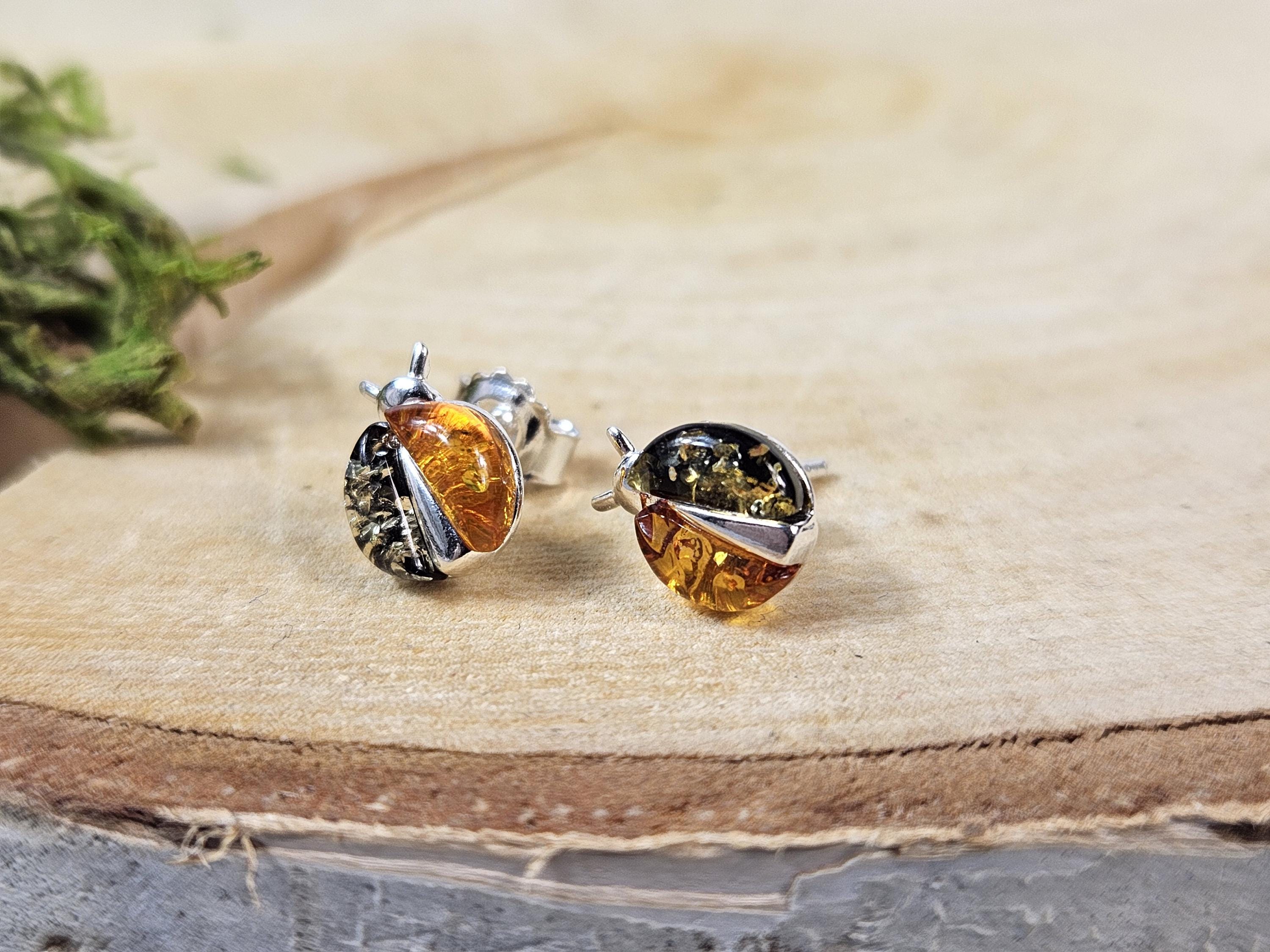 Orecchini a bottone in ambra baltica a forma di coccinella, piccoli orecchini in argento sterling placcato oro - Italia