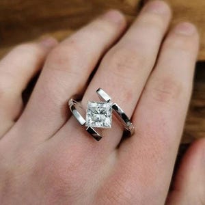2 CT Tension Set Princess Cut Moissanite Diamond Ring Engagement Ring Statement Ring 14K Gold Ring Floating Princess Cut Wedding Ring