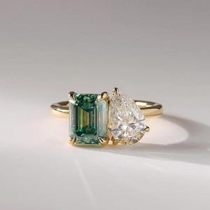 Green Emerald And Pear Cut Moissanite Engagement Ring Two Stone Toi Et Moi Emerald Diamond Wedding Ring,Anniversary Gift Promise Ring