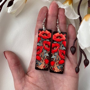 Rode klaproos oorbellen, bloemen hangoorbellen, lichtgewicht statement sieraden, handgemaakt cadeau voor vrouwen, art nouveau-oorbellen, botanische sieraden