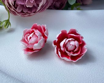 Brincos de flor de peônia, joias florais em argila polimérica rosa e branca, brincos de pressão leves e marcantes.