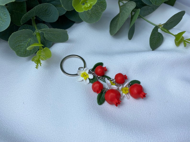 Blühender Granatapfel Keychain handgemachte Polymer Ton Zubehör Geschenkidee für sie Bild 2