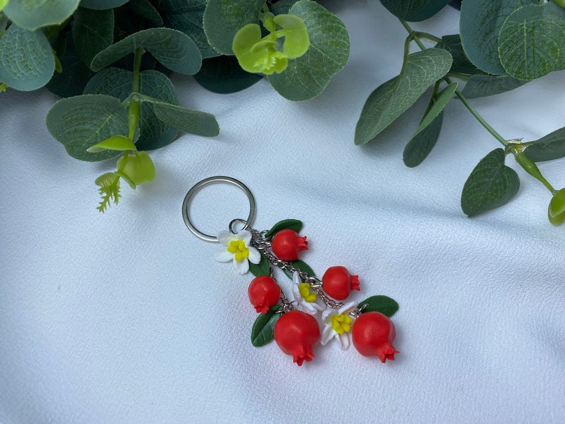 Blühender Granatapfel Keychain handgemachte Polymer Ton Zubehör Geschenkidee für sie Bild 5