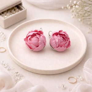 Rosa Pfingstrose Ohrringe, Handgefertigter Blumenschmuck aus Ton, Brautschmuck