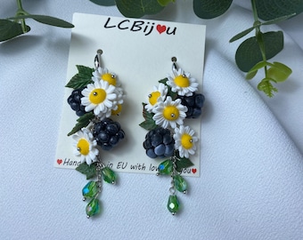 Botanical Daisy And Blackberry Dangle Earrings, Garden-Inspired Handmade Polymer Clay Jewelry, Drop Earrings For Her