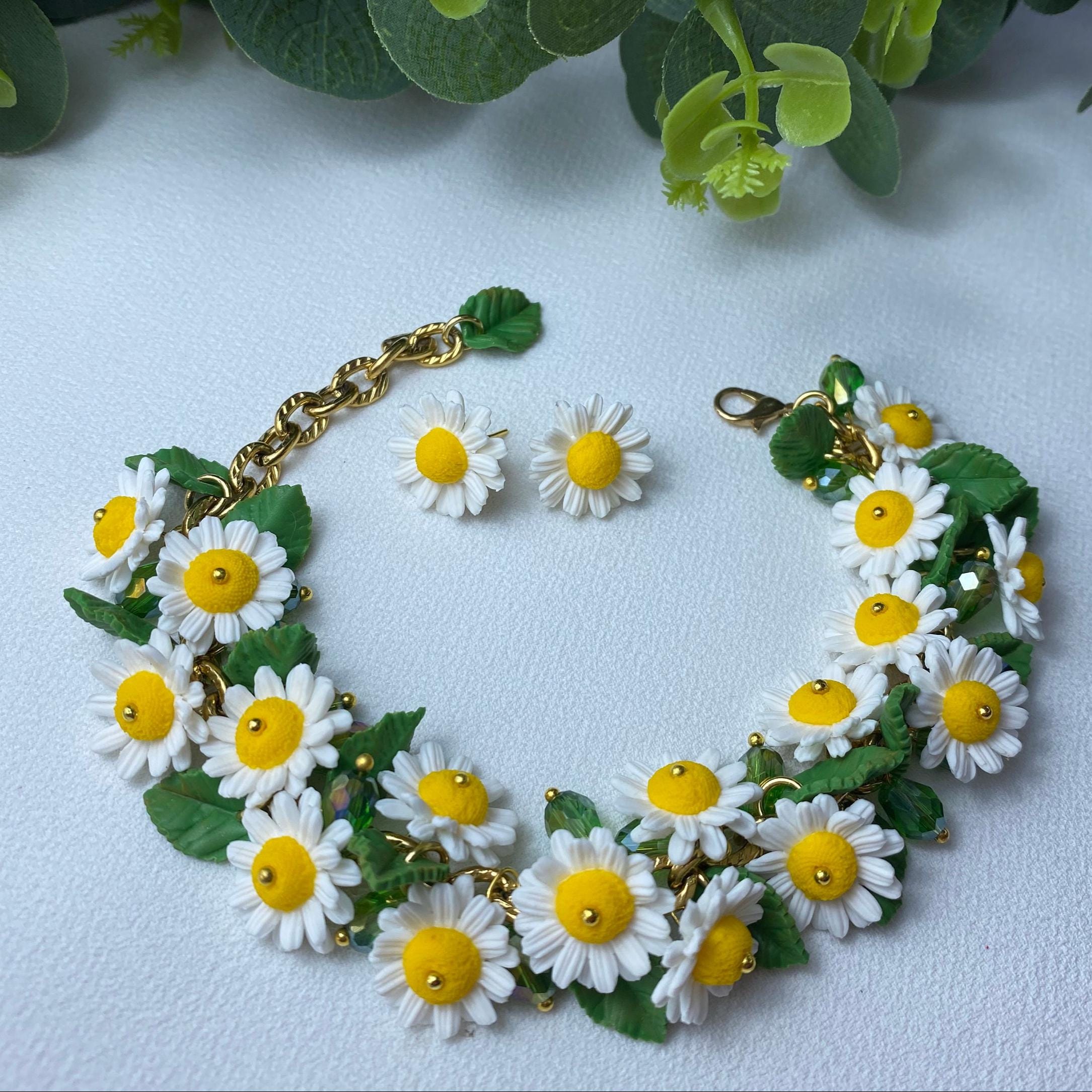 Daisy Jewelry Set, Handmade Chamomile Bracelet and Stud Earrings, Summer Polymer Clay Jewelry, Floral Gift for Her