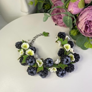 Blooming Blackberry Bracelet, Realistic Berry and Flower Polymer Clay Jewelry, Adjustable Summer Fruit Bracelet, Handmade Gift for Her