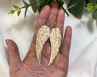 Pendientes colgantes de alas de ángel, joyería hecha a mano, pendientes llamativos con detalles dorados, joyería ligera de arcilla polimérica, regalo para ella