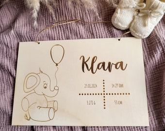 Personalisierte Geburtstafel aus Holz – Name und Geburtsdaten – Geschenk zu Geburt - Motiv Elefant Pappel