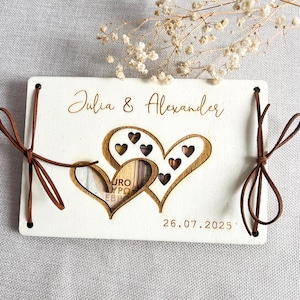 Hochzeitsgeschenk personalisiert – Geldgeschenk Karte für Hochzeit oder Jubiläum – Geschenk für Brautpaar – Karte aus Holz - Herzen