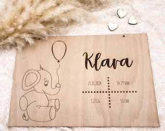 Personalisierte Geburtstafel aus Holz – Name und Geburtsdaten – Geschenk zu Geburt - Motiv Elefant Buche