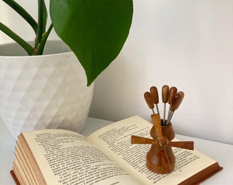 Vintage Holland Inspired Wooden Windmill Holder with a Set of 6 Appetiser Forks | Unique Quirky Gift Idea