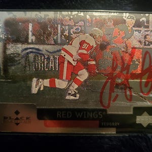 Sergei Fedorov Authentic Hand Signed Hockey Card Autographed Detroit Red Wings Hockey Hall Of Fame Russian Autograph Blue Jackets