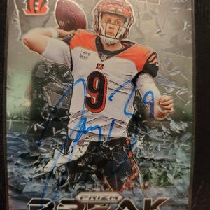 Joe Burrow Authentic Hand Signed 2021 Panini Football Card HOF Autographed Cincinnati Bengals Autograph Super Bowl