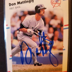 Don Mattingly &quot;Donnie Baseball&quot; Authentic Hand Signed 1988 Fleer Baseball Card NY Yankees Future HOF Autographed Auto New York Hall Of Fame