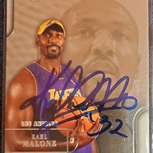 Karl Malone Authentic Hand Signed 2003 Fleer Flair Basketball Card 