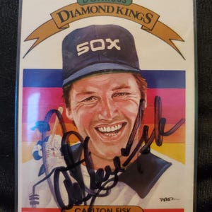 Carlton Fisk Signed 1982 Donruss Baseball Card HOF Autographed Chicago White Sox HOF Hall of Fame Boston Red Sox Autograph