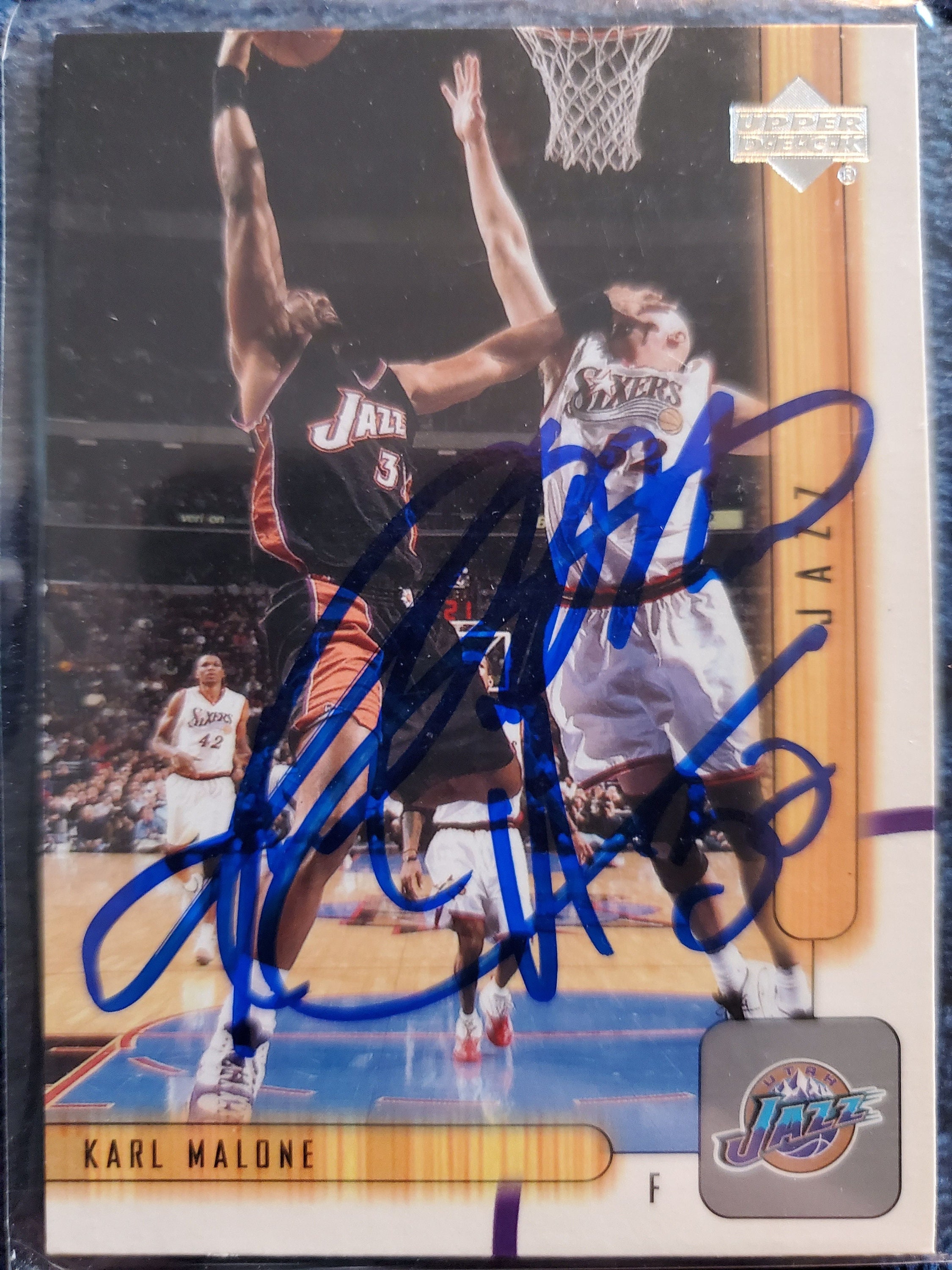 Karl Malone Authentic Hand Signed 2001 Upper Deck Basketball Card 
