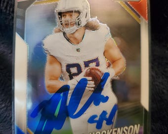 TJ Hockenson Authentic Hand Signed Panini Prizm Rookie Football Card Autographed Auto Minnesota Vikings Future Hall Of Fame HOFPro Bowl