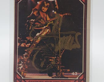Gene Simmons firmó una tarjeta coleccionable de Kiss Music de 1978, autografiada, HOF Auto Rock and Roll All Night Black Diamond Hall Of Fame Pliegues