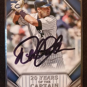 Derek Jeter Authentic Signed 2020 Topps Baseball Card Autographed New York Yankees Hall Of Fame Autograph HOF Auto MVP NY