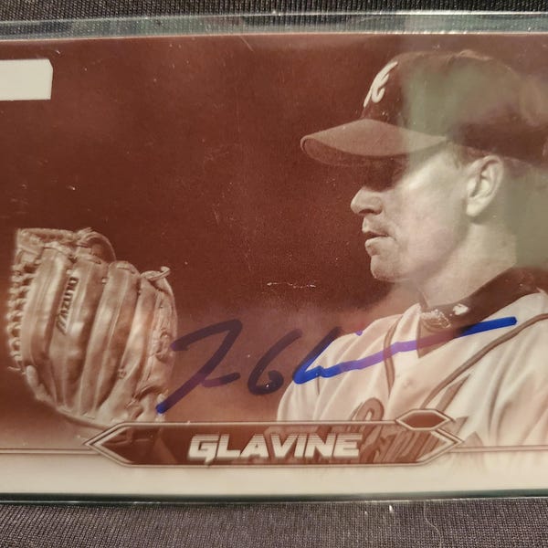 Tom Glavine Authentic Hand Signed Topps Error Baseball CardAutographed Atlanta Braves HOF Baseball Hall of Fame Autograph Auto