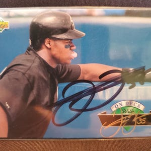 Frank Thomas Authentic Hand Signed 1993 Upper Deck Baseball Card Autographed Chicago White Sox Auto HOF Hall of Fame Big Hurt Autograph