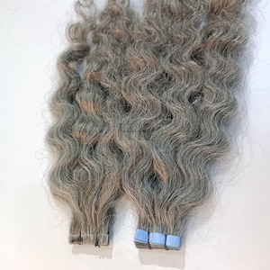 グレーのインビジブルテープヘアエクステンション - 生のグレーの巻き毛の人間の髪の毛のインビジブルテープエクステンション - 100グラム/50グラム - 25〜30テープの天然毛