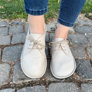 Barefoot Oxford Shoe Women, Beige Leather Lace Up Shoes, Minimalist Extra Wide Zero Drop Rubber Sole, Wide Toe Box Comfy