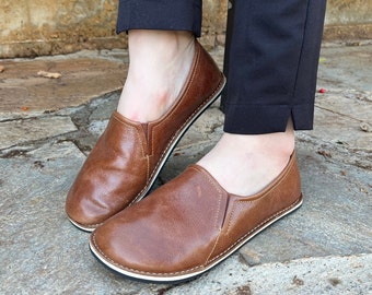 Damen-Barfußschuhe aus Leder: Brauner minimalistischer Loafer