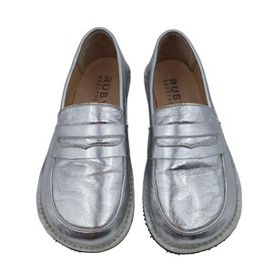 Mocassins minimalistes en cuir rose : chaussures faites main à semelle plate et minimalistes image 18