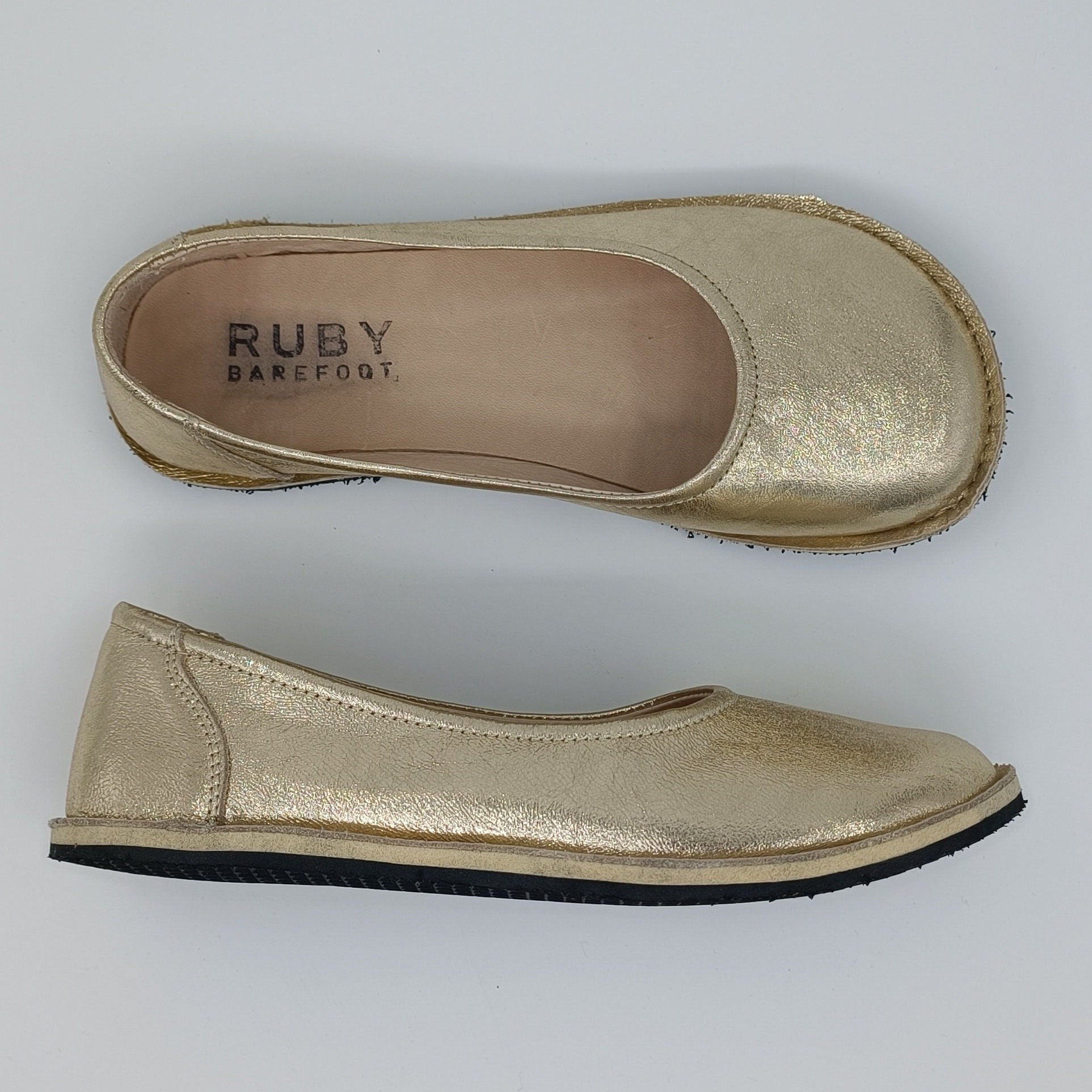 Ballerine Barefoot in pelle dorata: scarpe da ballo minimaliste con punta larga