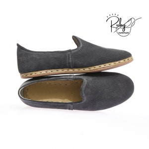 Men&#39;s Gray Leather Slip-On Shoes: Handmade Turkish Yemeni Style