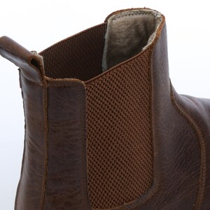Brown barefoot Boots