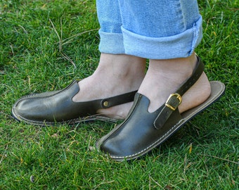 Green Leather Barefoot Sandals: Wide Toe, Flexible Sole